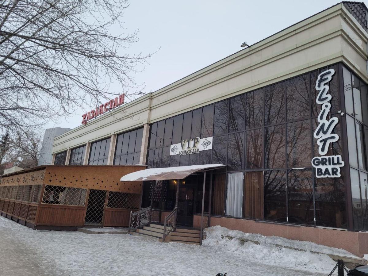 1 Комнатные Апартаменты На Ауэзова 236 Kökschetau Exterior foto